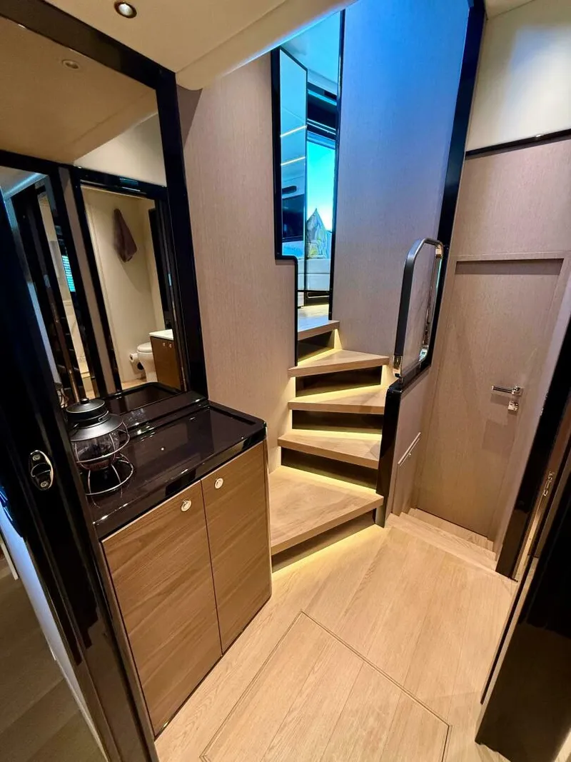 Slide: The Image of Absolute 64 Navetta 2022 - 4786488