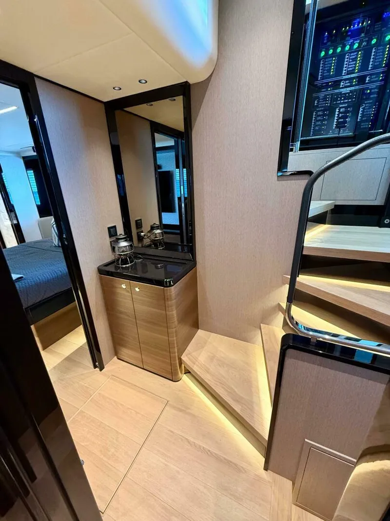 Slide: The Image of Absolute 64 Navetta 2022 - 4786490