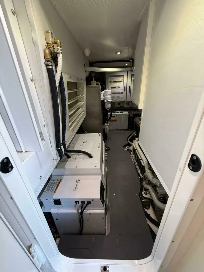 Slide: The Image of Absolute 64 Navetta 2022 - 4786493