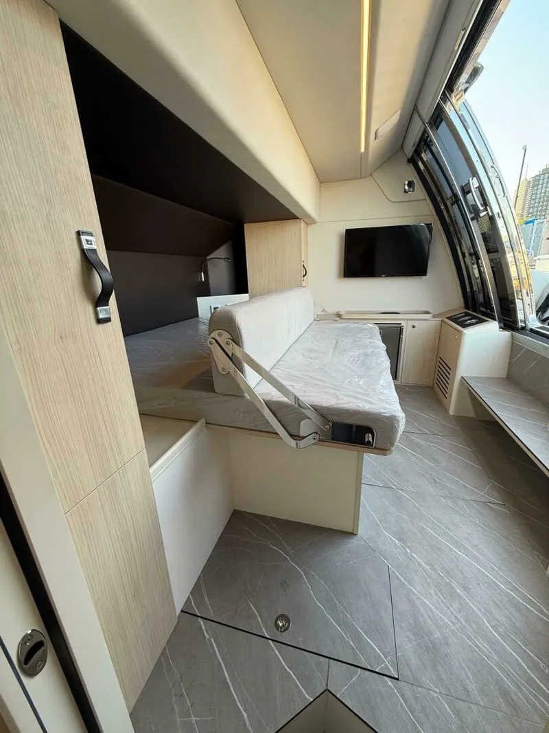 Slide: The Image of Absolute 64 Navetta 2022 - 4786496