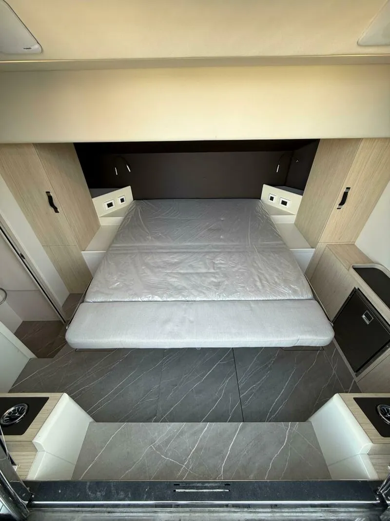 Slide: The Image of Absolute 64 Navetta 2022 - 4786497