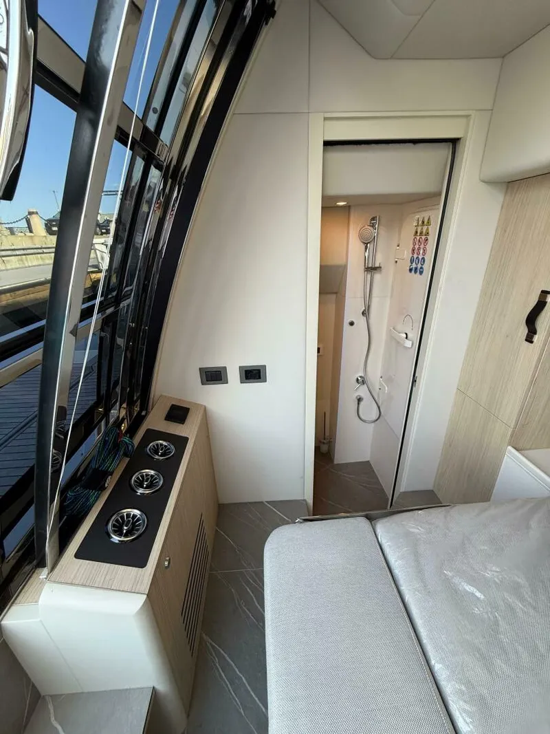 Slide: The Image of Absolute 64 Navetta 2022 - 4786498