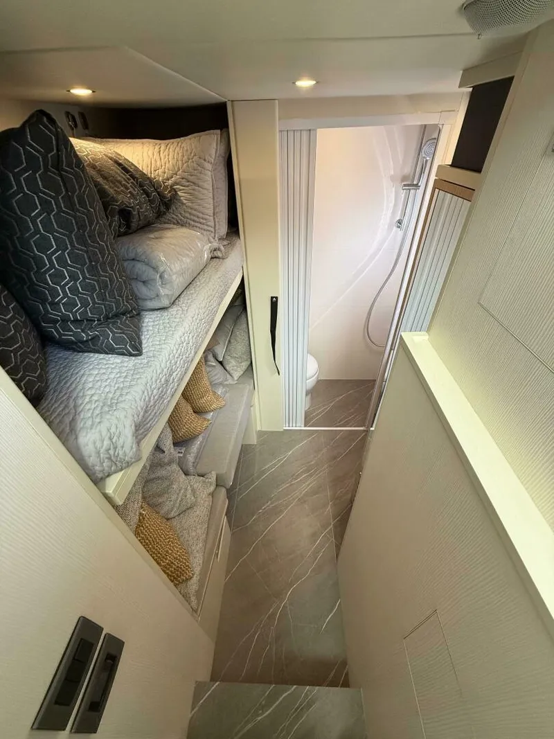 Slide: The Image of Absolute 64 Navetta 2022 - 4786501