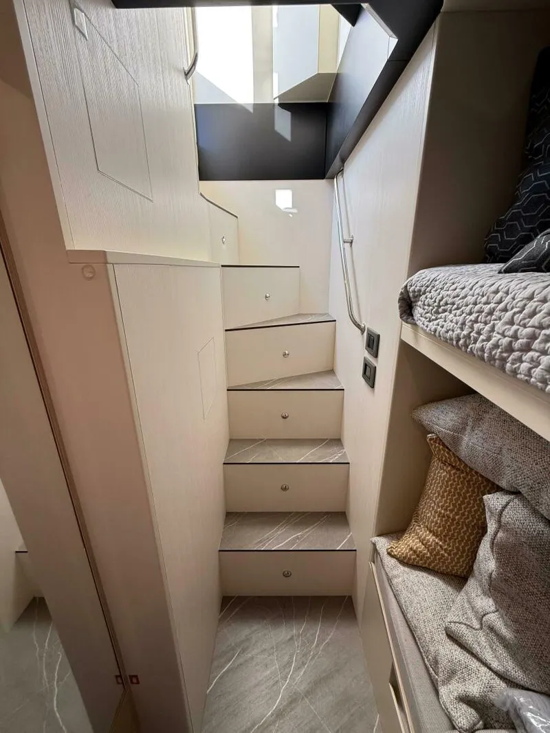Slide: The Image of Absolute 64 Navetta 2022 - 4786502