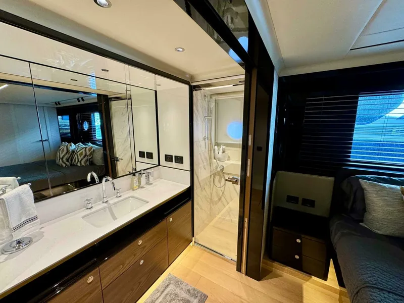 Slide: The Image of Absolute 64 Navetta 2022 - 4786509
