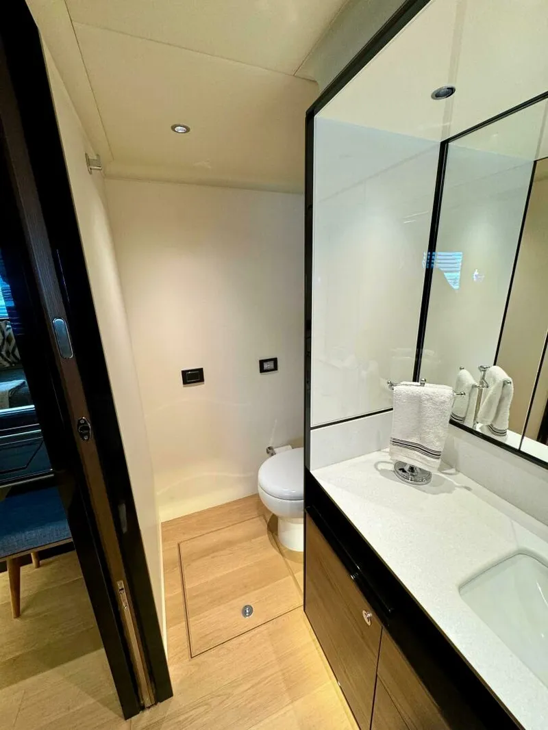 Slide: The Image of Absolute 64 Navetta 2022 - 4786510
