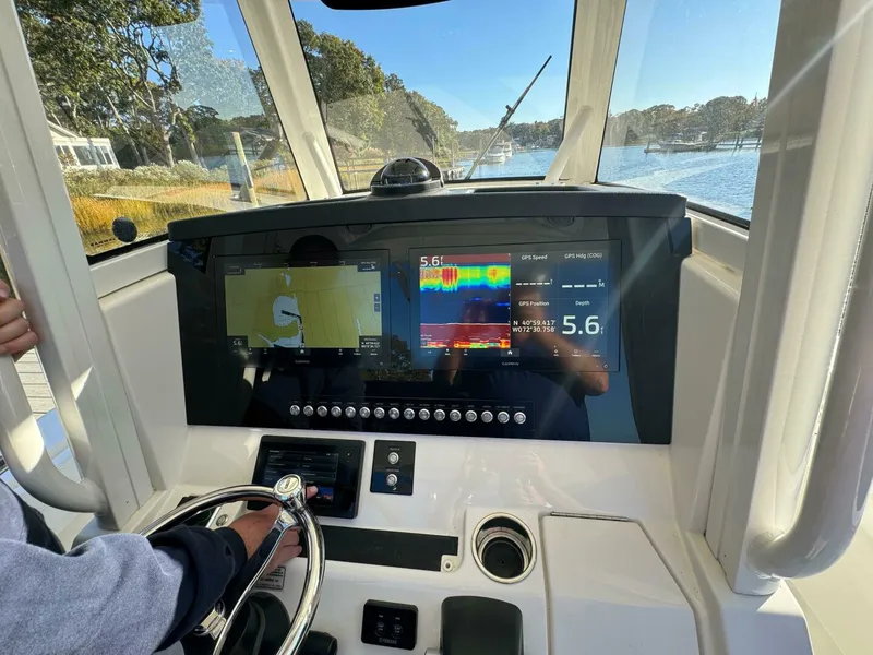 Slide: The Image of Regulator Marine 31 FS with Mezz 2020 - 5239028