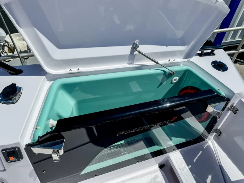 Slide: The Image of Axopar 37XC CROSS CABIN BRABUS Trim 2025 - 5317749