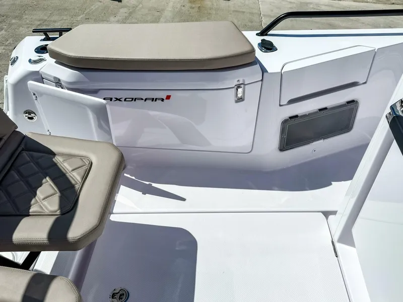 Slide: The Image of Axopar 37XC CROSS CABIN BRABUS Trim 2025 - 5317752