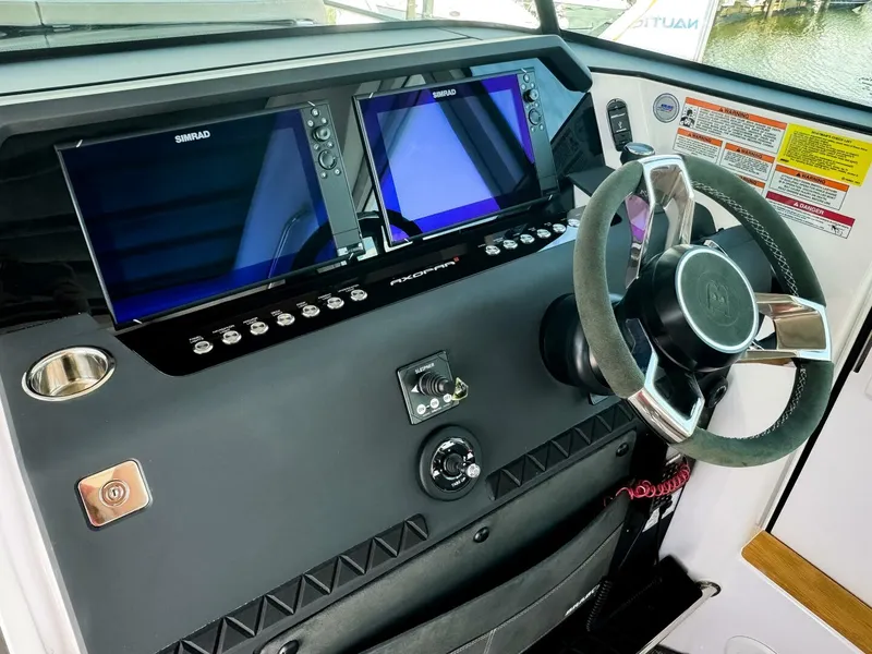 Slide: The Image of Axopar 37XC CROSS CABIN BRABUS Trim 2025 - 5317767