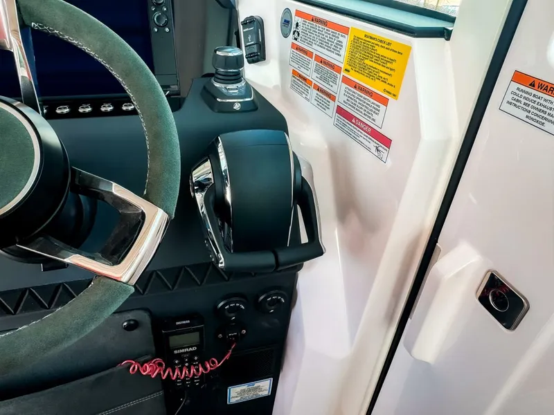 Slide: The Image of Axopar 37XC CROSS CABIN BRABUS Trim 2025 - 5317768