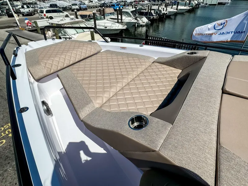 Slide: The Image of Axopar 37XC CROSS CABIN BRABUS Trim 2025 - 5317754