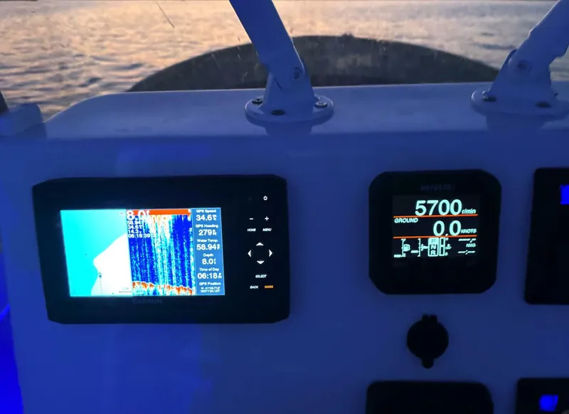 Slide: The Image of Mako 23 1975 - 4789321