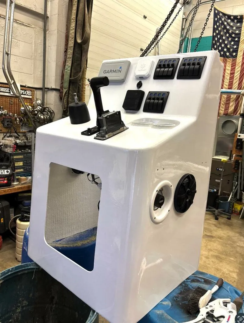 Slide: The Image of Mako 23 1975 - 4789314