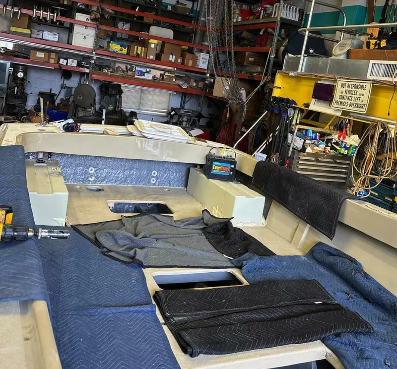 Slide: The Image of Mako 23 1975 - 4789311