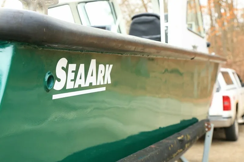 Slide: The Image of SeaArk 25 V Commander SAMA 1365 2002 - 7515517
