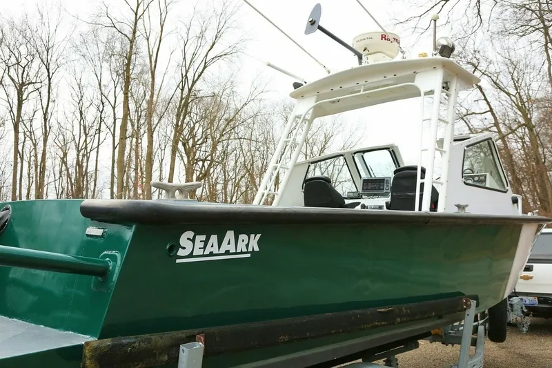Slide: The Image of SeaArk 25 V Commander SAMA 1365 2002 - 7515600