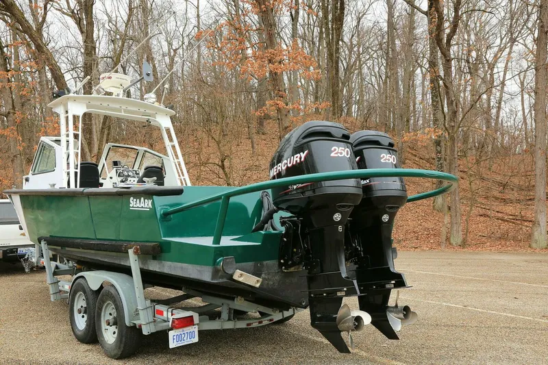 Slide: The Image of SeaArk 25 V Commander SAMA 365 2002 - 4797716