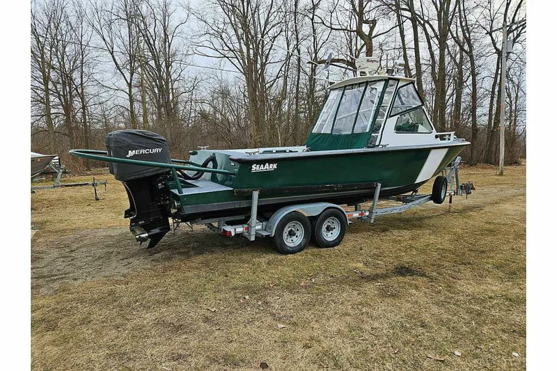 Slide: The Image of SeaArk 25 V Commander SAMA 365 2002 - 4797735