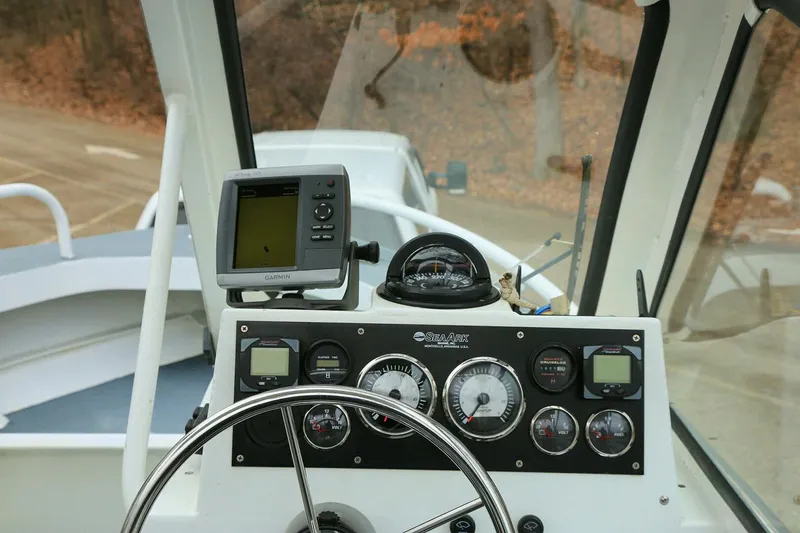 Slide: The Image of SeaArk 25 V Commander SAMA 365 2002 - 4797752