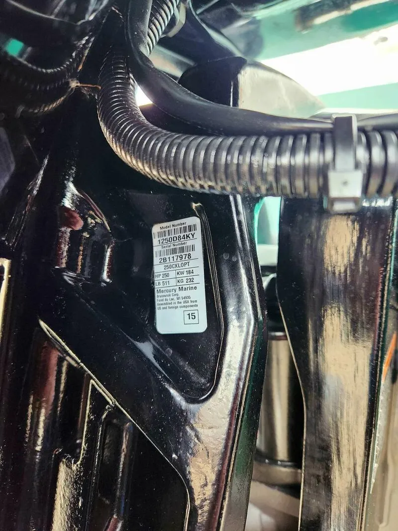 Slide: The Image of SeaArk 25 V Commander SAMA 365 2002 - 4797479