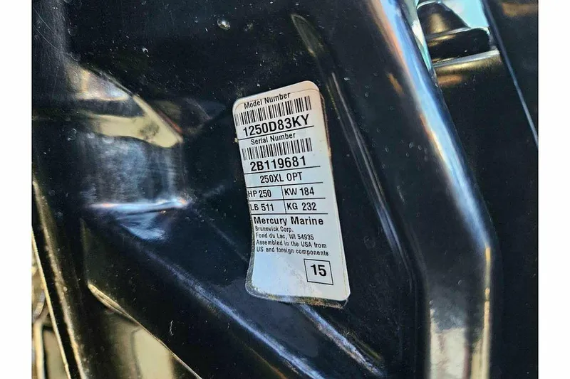 Slide: The Image of SeaArk 25 V Commander SAMA 365 2002 - 4797485