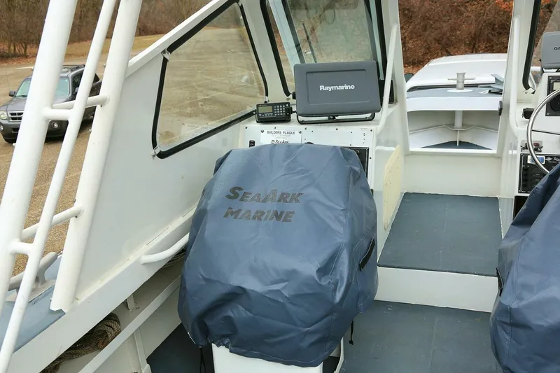 Slide: The Image of SeaArk 25 V Commander SAMA 365 2002 - 4797506