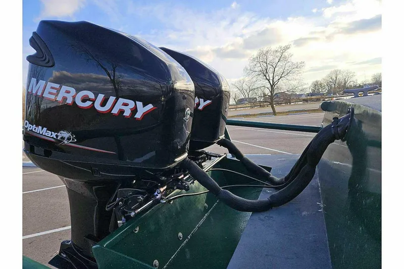 Slide: The Image of SeaArk 25 V Commander SAMA 365 2002 - 4797639