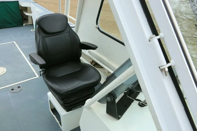 Slide: The Image of SeaArk 25 V Commander SAMA 365 2002 - 4797676