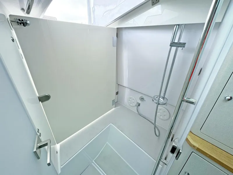 Slide: The Image of Axopar 37 Sun Top 2024 - 5734051