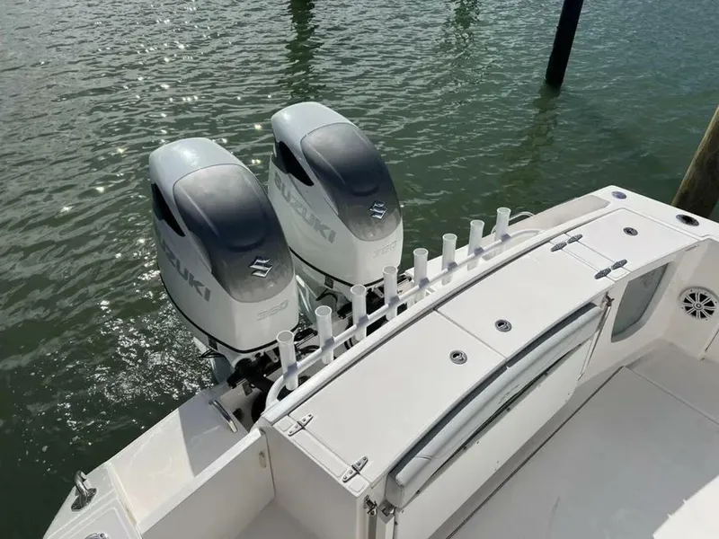 Slide: The Image of 2021 33 Stamas Aventura - 4792088