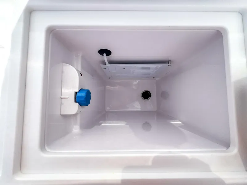 Slide: The Image of Axopar 37XC CROSS CABIN 2024 - 5323917