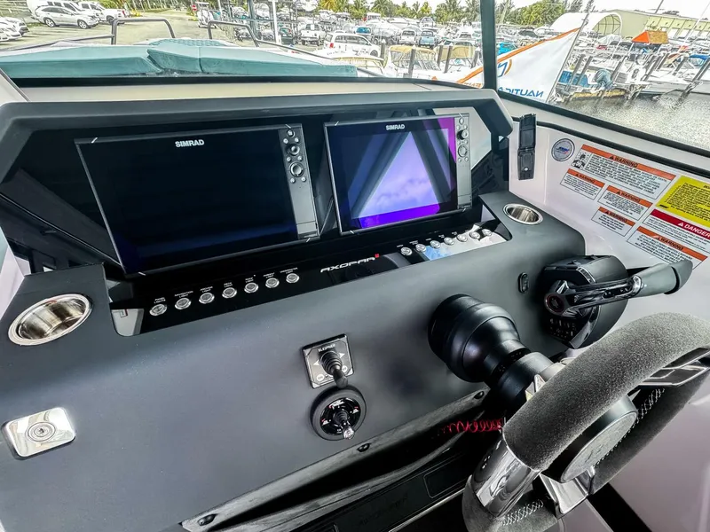 Slide: The Image of Axopar 37XC CROSS CABIN 2024 - 5323928