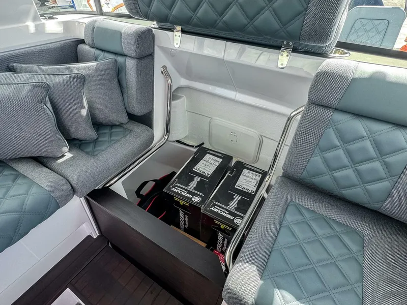 Slide: The Image of Axopar 37XC CROSS CABIN 2024 - 5323920