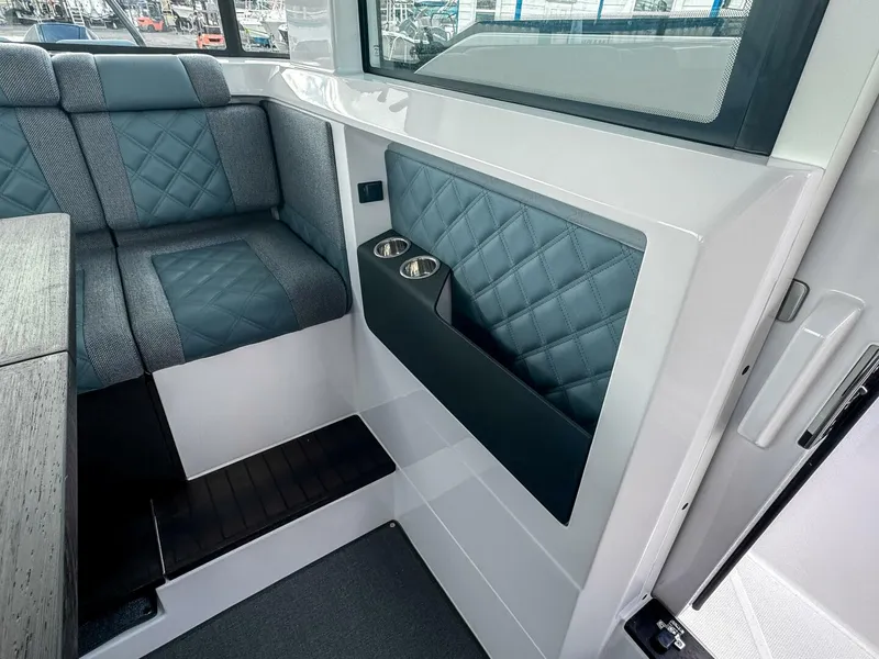Slide: The Image of Axopar 37XC CROSS CABIN 2024 - 5323926