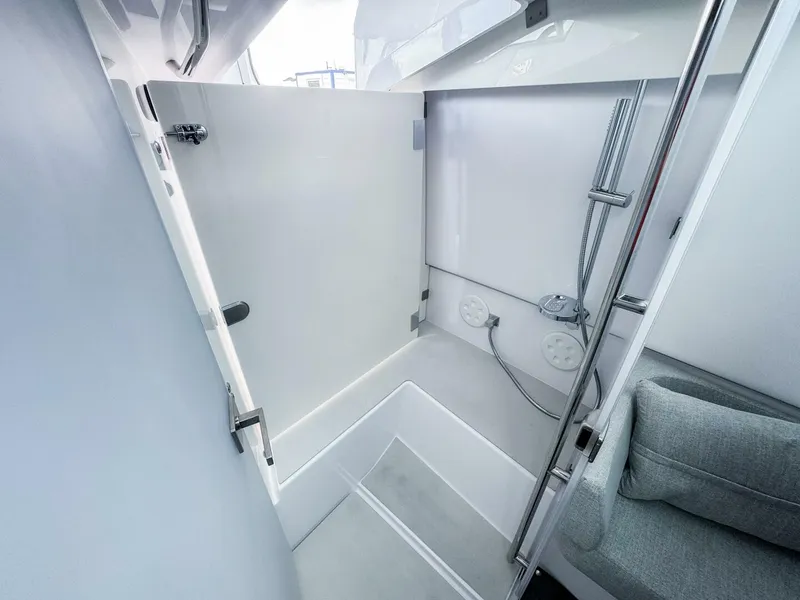 Slide: The Image of Axopar 37XC CROSS CABIN 2024 - 5323936