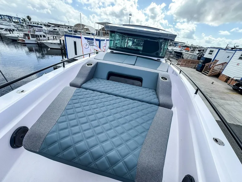 Slide: The Image of Axopar 37XC CROSS CABIN 2024 - 5323934
