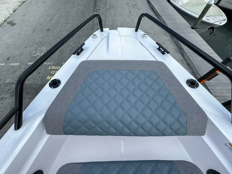 Slide: The Image of Axopar 37XC CROSS CABIN 2024 - 5323932