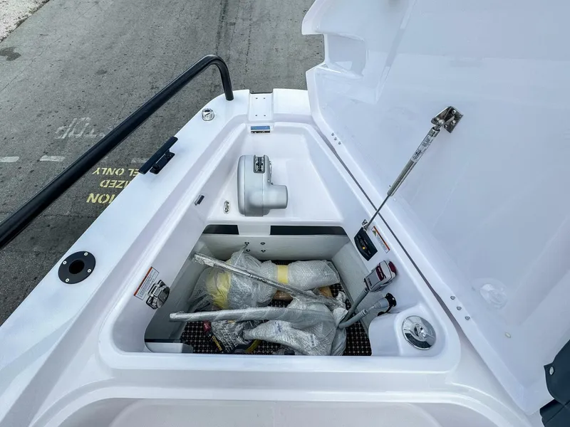 Slide: The Image of Axopar 37XC CROSS CABIN 2024 - 5323933