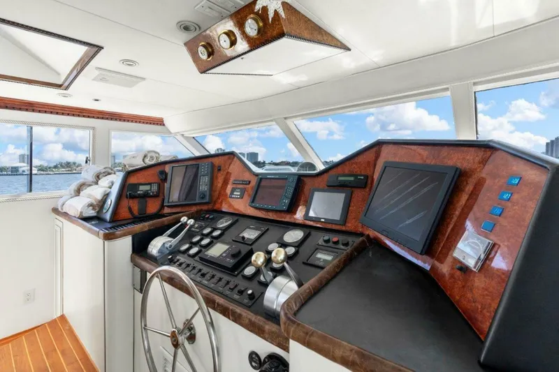 Slide: The Image of Broward 110 Envision - Helm Electronics 1984 Broward 110 Motor Yacht - Envision - 4792892