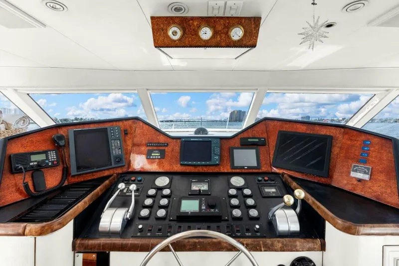 Slide: The Image of Broward 110 Envision - Helm Electronics 1984 Broward 110 Motor Yacht - Envision - 4792893