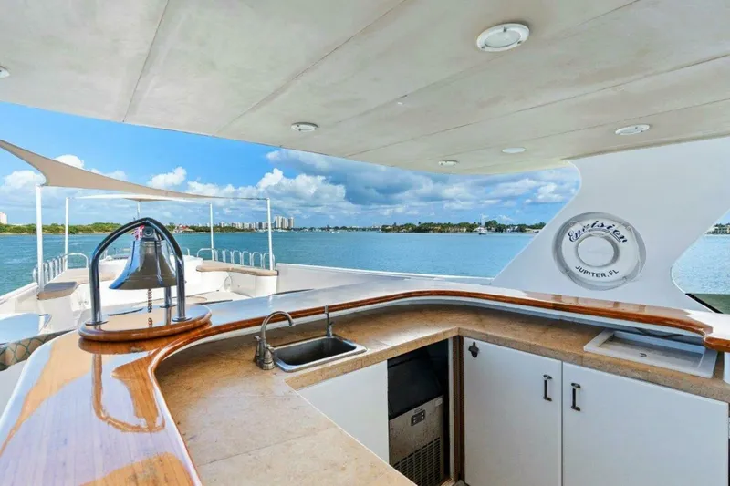 Slide: The Image of Broward 110 Envision - Flybridge 1984 Broward 110 Motor Yacht - Envision - 4792943