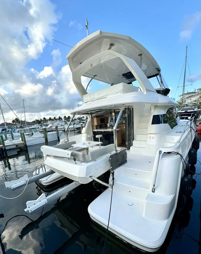 Slide: The Image of Aquila 44 PC 2023 - 4793092