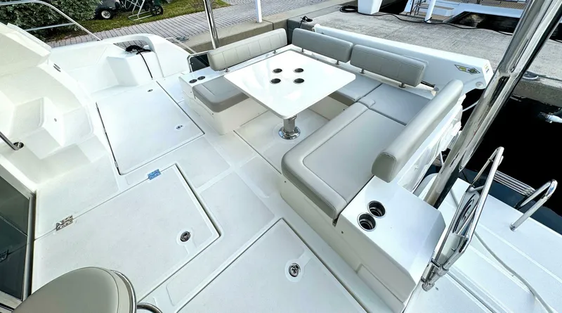 Slide: The Image of Aquila 44 PC 2023 - 4793100