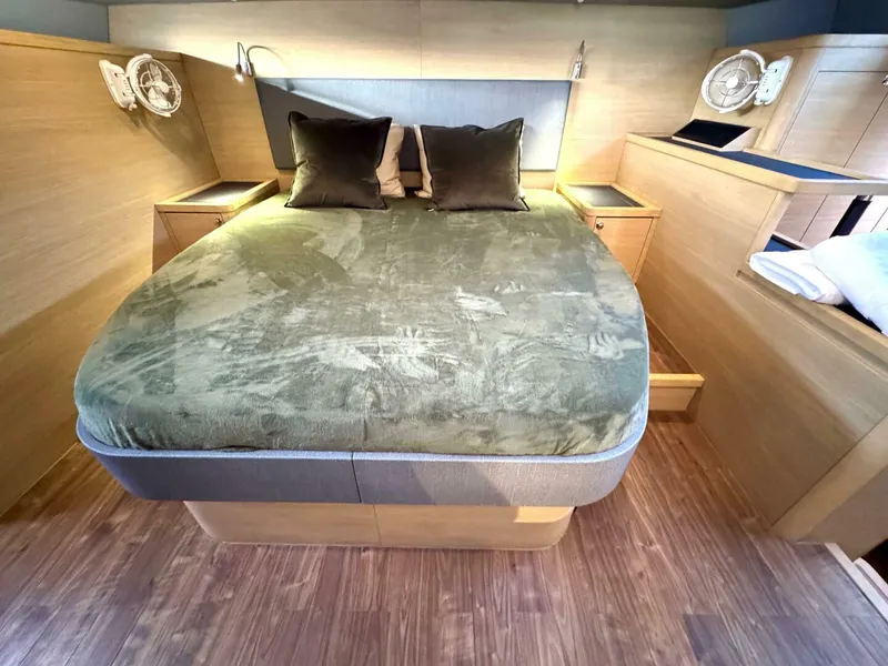 Slide: The Image of Aquila 44 PC 2023 - 4793078