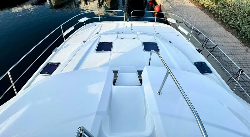 Slide: The Image of Aquila 44 PC 2023 - 4793147