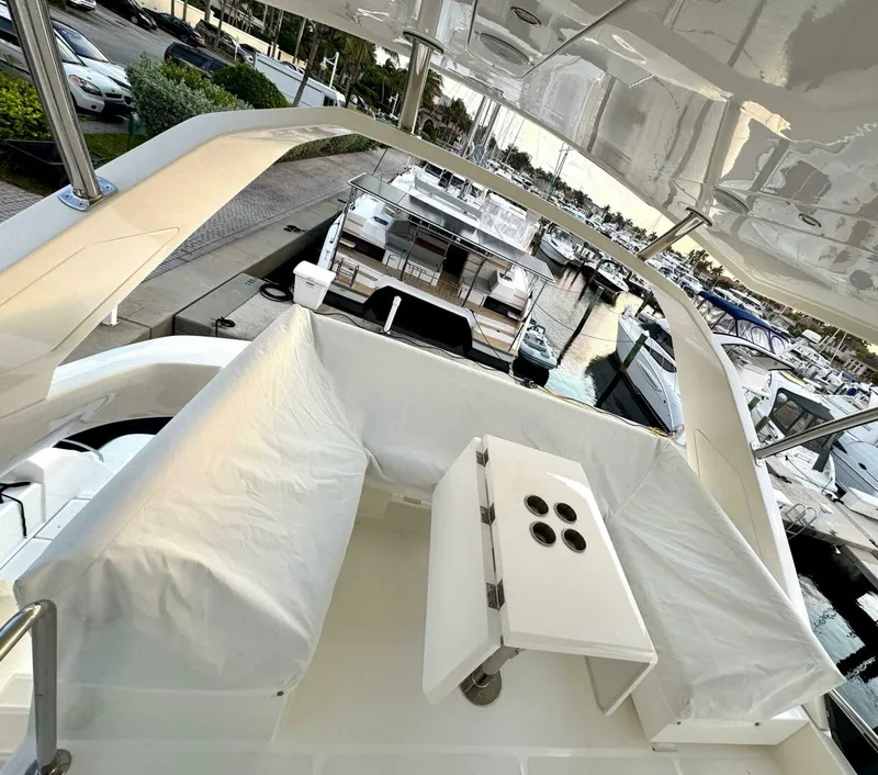 Slide: The Image of Aquila 44 PC 2023 - 4793149