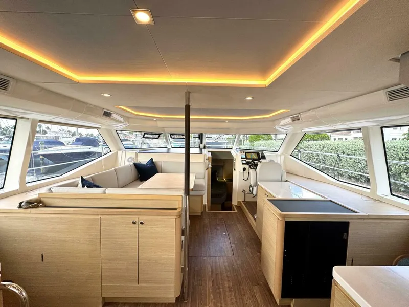 Slide: The Image of Aquila 44 PC 2023 - 4793153