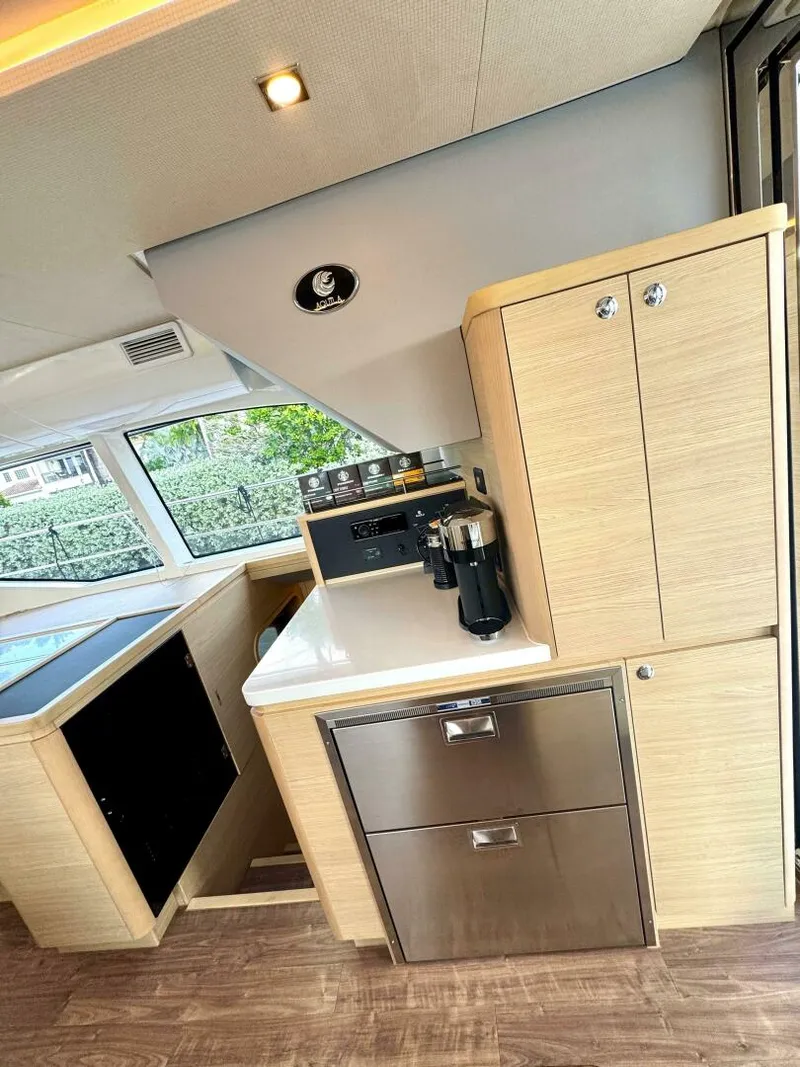 Slide: The Image of Aquila 44 PC 2023 - 4793155