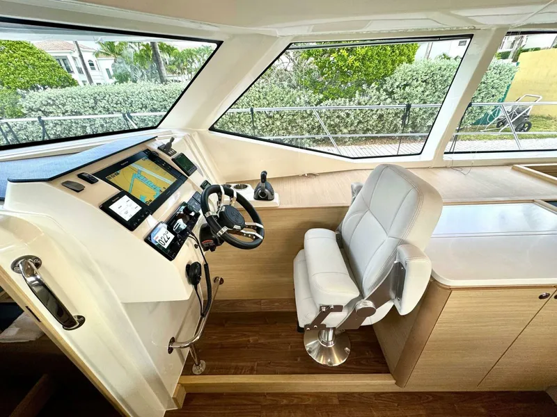 Slide: The Image of Aquila 44 PC 2023 - 4793163